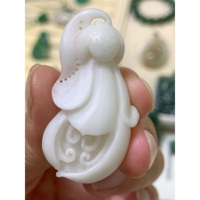 可言美玉石天然南阳翡翠独山玉原产地细白玉兰花挂件吊坠文玩