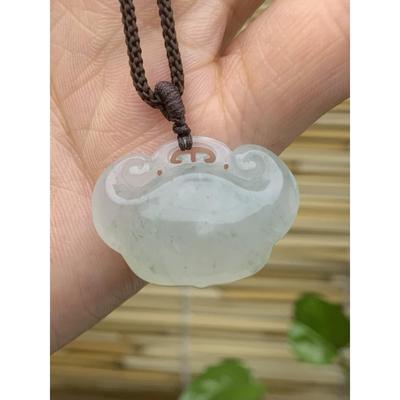 可言美玉石南阳翡翠天然独山玉润透飘水草清水白小胖锁挂件